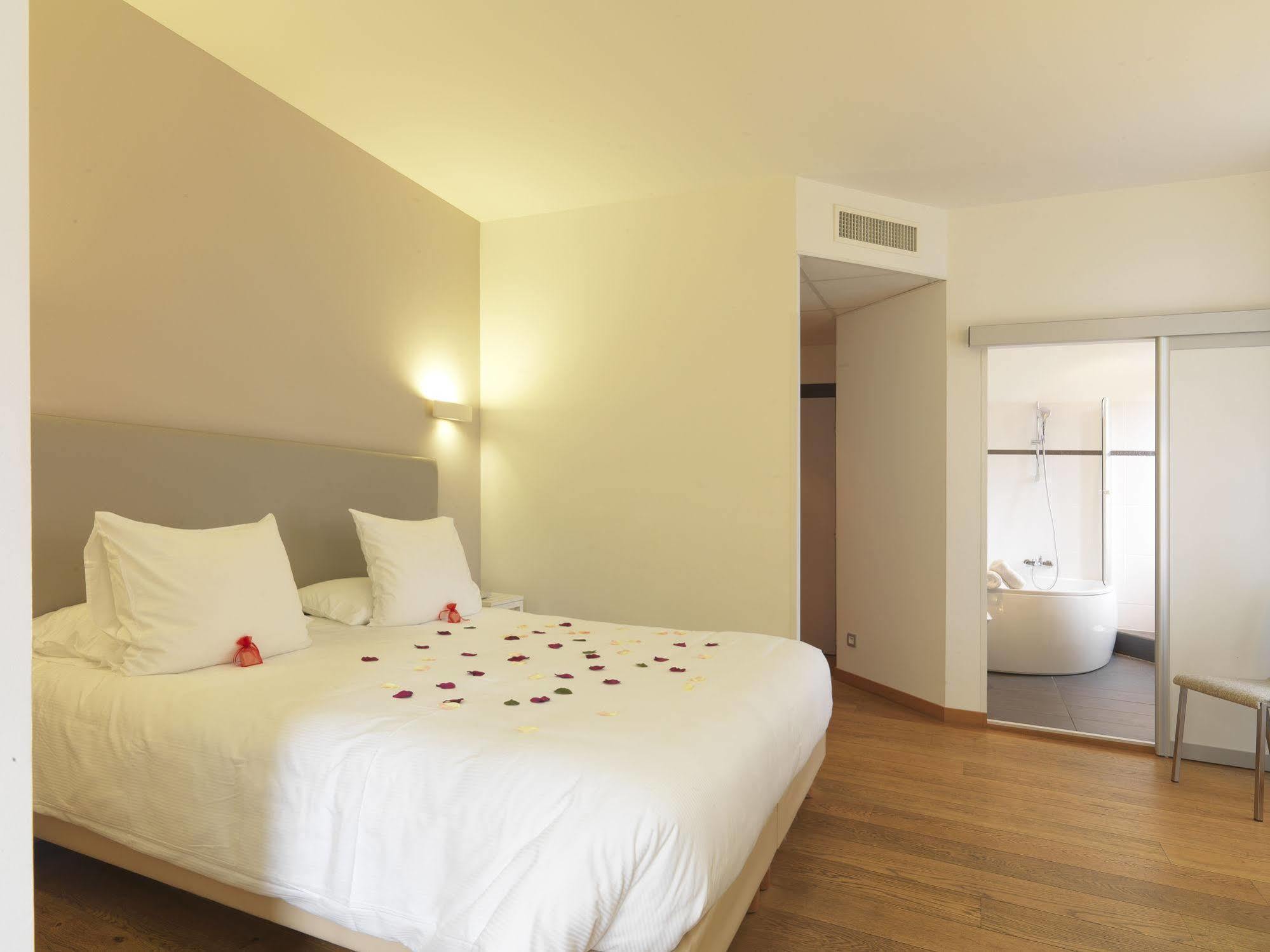 Hotel Le Manoir d'Agnès Tarascon-sur-Ariège Esterno foto